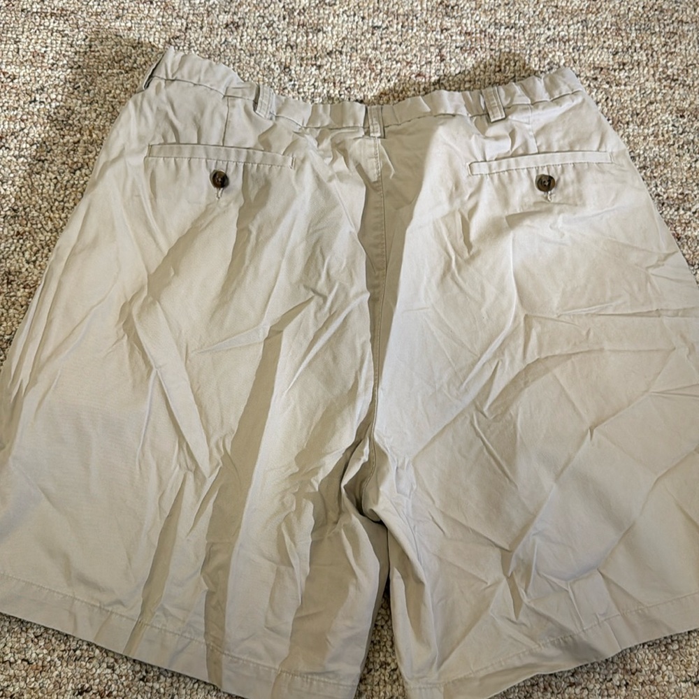 Haggar Cargo / Golf Shorts - Picture 3 of 3